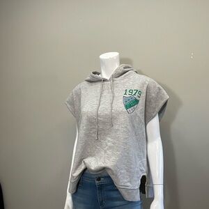 Daily Practice Anthropologie Team Spirit Sleeveless Hoodie Sweatshirt 1979 Crest